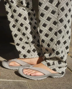 Keen Women's Waimea Leather Flip-Flop | Sorrel Horse/Plaza Taupe -Keen 1029131 Left 68df7038 9ee5 4c48 9309 13eae5f6c3da