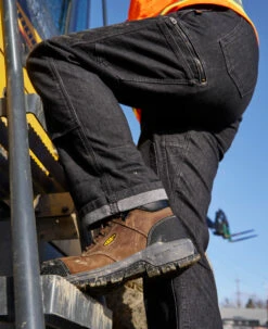 Keen Women's Evanston 6" Waterproof Boot (Carbon Toe) | Bison/Black -Keen 1029152 lifestyle 03