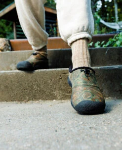 Keen Men's Howser III Slide | Black Olive/Light Curry -Keen 1029445 desktop lifestyle 02