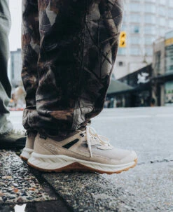 Keen Men's Hightrail Waterproof Hiking Shoe | Black/Vapor -Keen 1030352Men sHightrailWaterproofHikingShoeBrindle Birch02