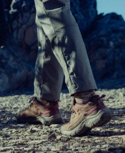 Keen Women's Targhee IV Waterproof Hiking Shoe | Alloy/Granite Green -Keen 1030690Women sTargheeIVWaterproofHikingShoeBison Beaujolais03