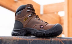 Keen Men's Mt Vernon II 6" Waterproof Boot (Steel Toe) | Dark Earth/Black -Keen 103085 lifestyle 02jpg