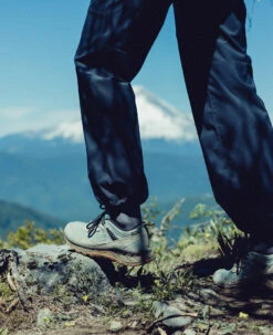 Keen Women's Hightrail Waterproof Hiking Shoe | Iceberg Green/Abbey Stone -Keen 1031120Women sHightrailWaterproofHikingShoeIcebergGreen AbbeyStone03