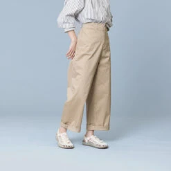 Keen Women's UNEEK Sneaker | White Cap/Cornstalk -Keen 884x884 1 24 update zenshin w uneek pdp 2