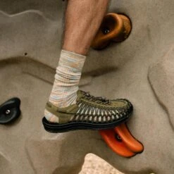 Keen Men's UNEEK Sneaker | Dark Olive/Black -Keen 884x884 emea uneek og 4