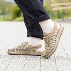 Keen Men's UNEEK Sneaker | Timberwolf/Plaza Taupe 14 Keen Men's UNEEK Sneaker | Timberwolf/Plaza Taupe -Keen 884x884 pdp mkp m uneek og 9