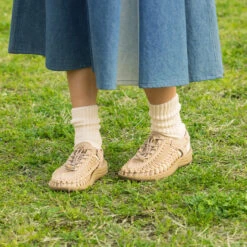 Keen Women's UNEEK Sneaker | Safari/Safari -Keen 884x884 pdp mkp w uneek og 3