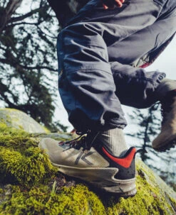 Keen Men's Zionic NXT Waterproof Hiking Shoe | Safari/Red Ochre -Keen F25 ZionicNXTA PDP LIFESTYLE 05 bd29b819 51af 4da7 ba69 6d2152451642