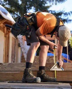 Keen Men's Dover 6" Waterproof (Carbon Toe) | Dark Earth/Black 15 Keen Men's Dover 6" Waterproof (Carbon Toe) | Dark Earth/Black -Keen KPD 211 PDP Dover 1021467 Right Image