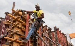 Keen Men's San Jose 6" Waterproof 90° Heel Boot (Aluminum Toe) | Bison/Black -Keen KPD 2131 PDP SanJose90 1029693 Lifestyle Image Top