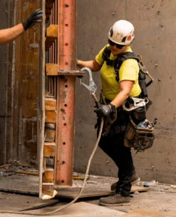 Keen Women's San Jose 6" Waterproof 90° Heel Boot (Aluminum Toe) | Steel Grey/Gum -Keen KPD 2131 PDP SanJose90 1029696 Lifestyle Image Right