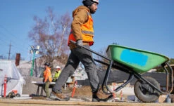 Keen Men's Evanston 6" Waterproof Boot (Soft Toe) | Bison/Black 15 Keen Men's Evanston 6" Waterproof Boot (Soft Toe) | Bison/Black -Keen KPD 2439 PDP Evanston 1029681 Lifestyle Image Top