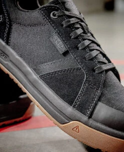 Keen Women's Kenton Work Shoe (Carbon Toe) | Black/Gum -Keen KPD 5143 PDP Kenton Womens 1031298 Lifestyle 2 Left