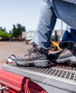 Keen Women's Skokie Waterproof Work Boot (Carbon Toe) | Magnet/Black -Keen KPD 5147 PDP Skokie 1031218 Lifestyle 03 Right