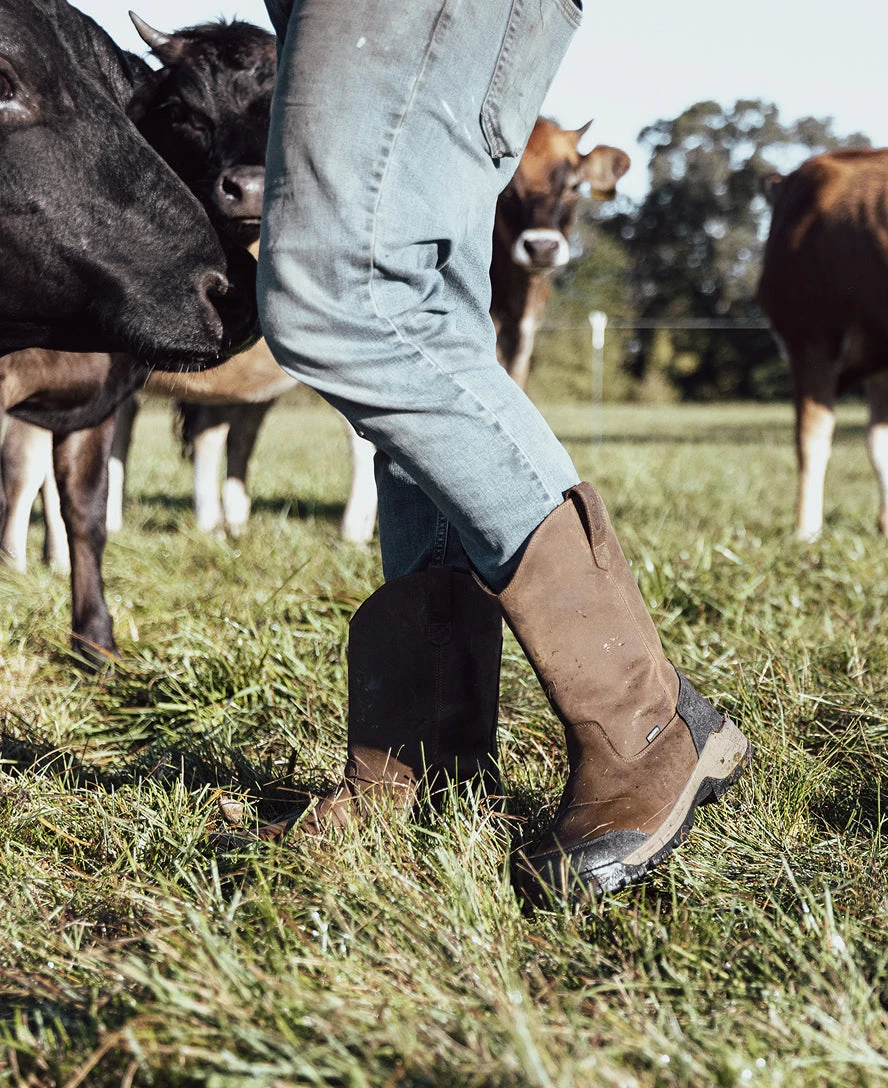Keen Men's Evanston Pull-On Waterproof Boot (Carbon Toe) | Bison/Black 8 Keen Men's Evanston Pull-On Waterproof Boot (Carbon Toe) | Bison/Black - Image 8