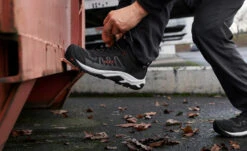 Keen Men's Reno Waterproof (Carbon Toe) | Brindle/Morel -Keen SDD 506 PDP Reno 1027106 Top Image